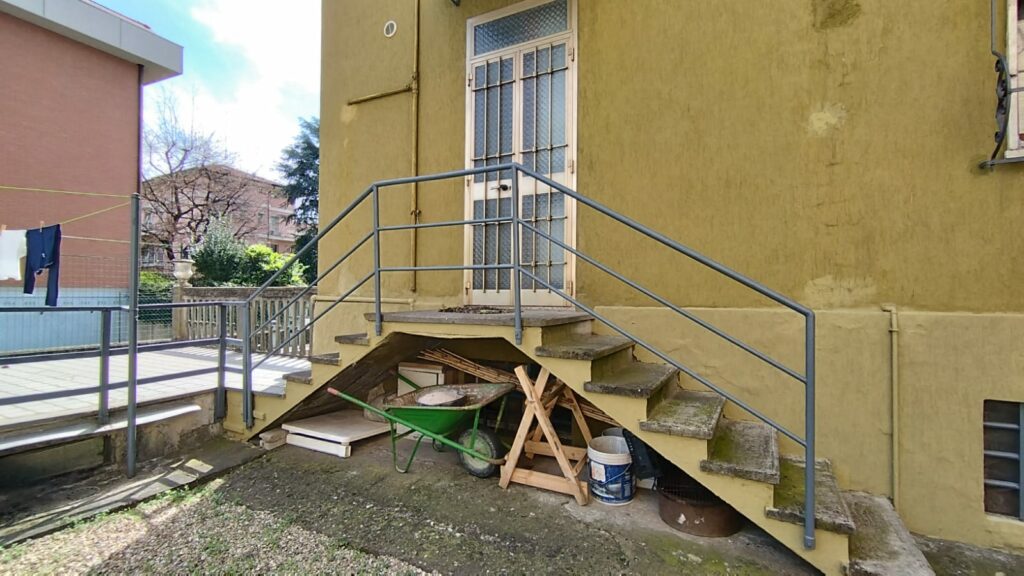 0676df43-c744-4af4-b755-808aa998b561(1)