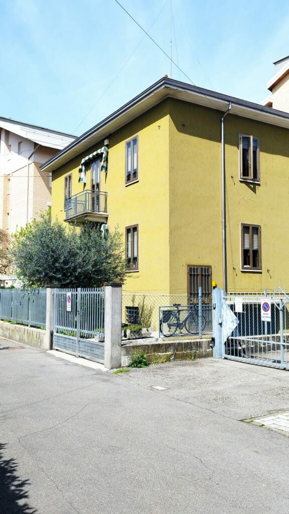 949f4733-a272-462e-be7d-95d017c40dfe