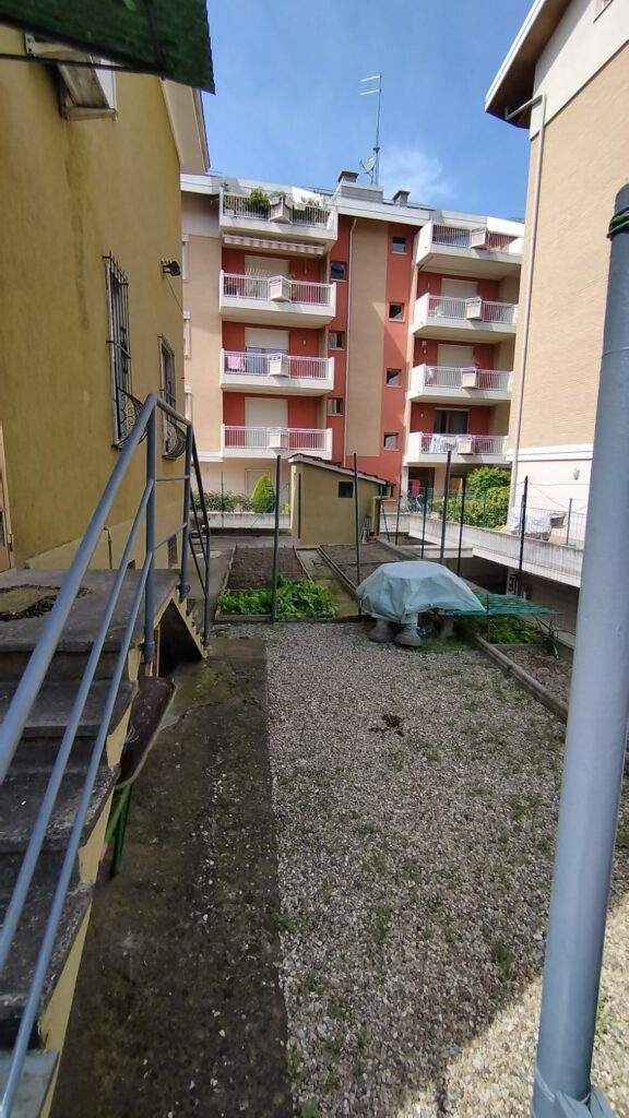 d2bb8b12-8e7d-49e8-8c15-9f13015b5a52(1)