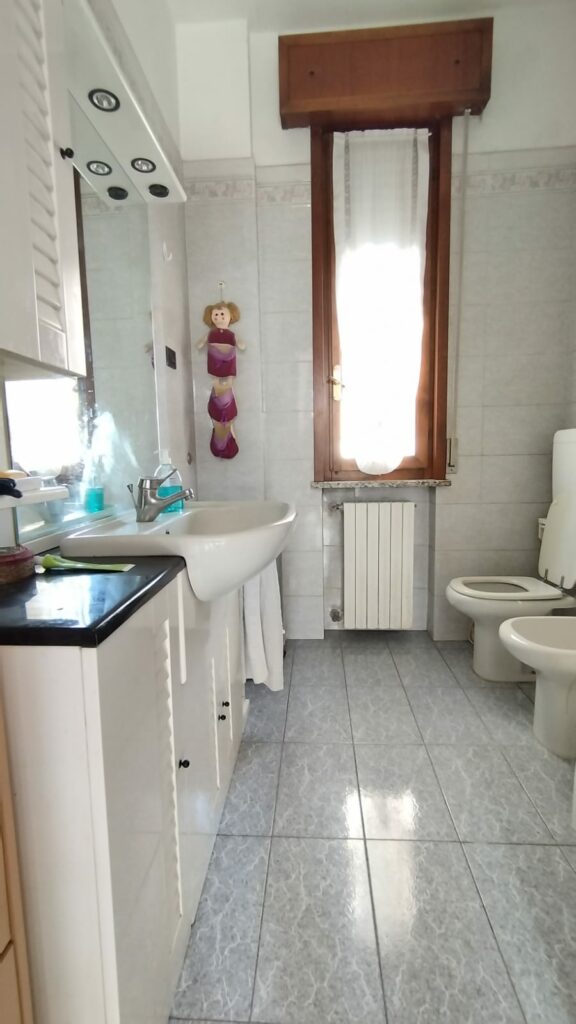 ecb83dc6-9e06-4ea4-98ba-3fa1ec3b7f53(1)