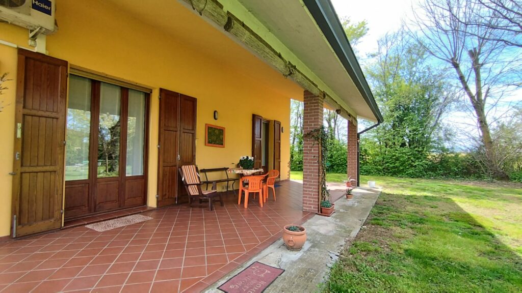 ef4f65ad-02f3-4f5d-a4b5-b194d313e712