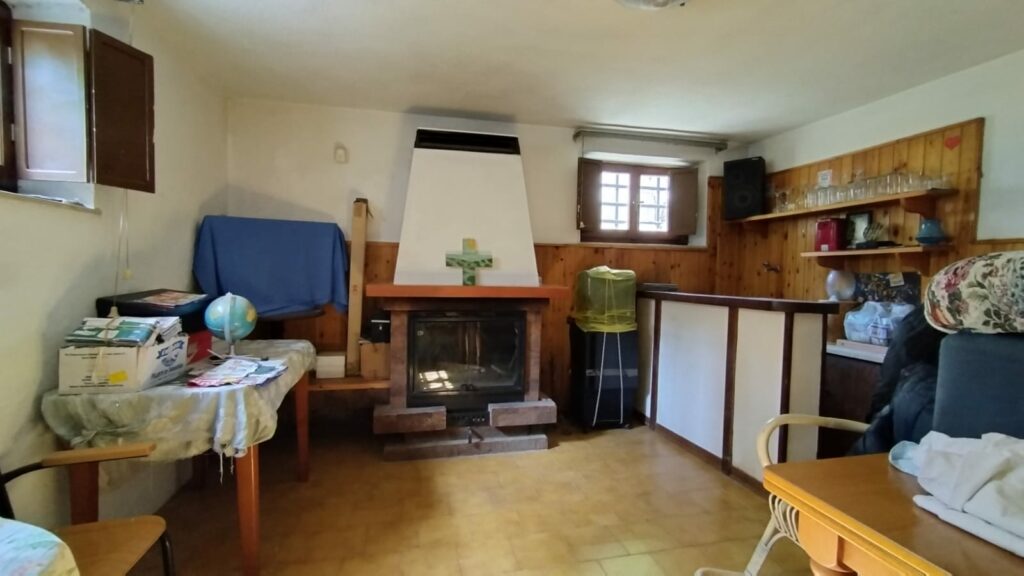 f88038fc-ad26-4b57-b06f-1261b7c0b77e(1)