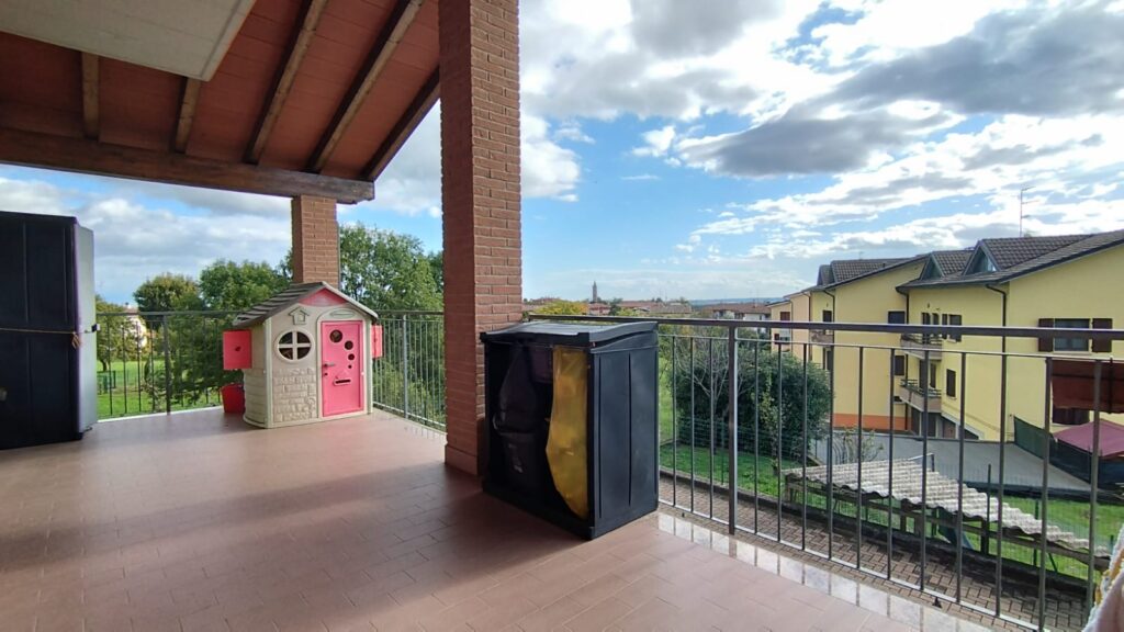 0c08b6fb-41eb-4705-8986-f476f7cdfbe5