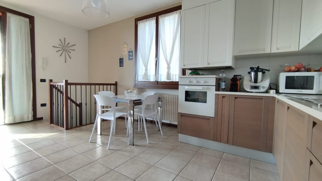 8a75d08b-e7fa-47d4-9fe2-7f22827cf041