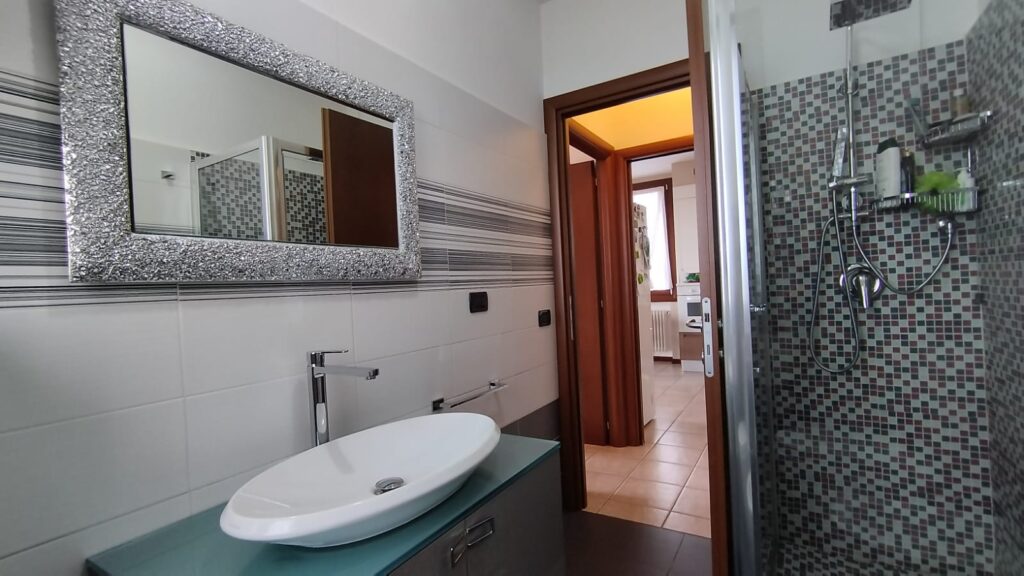 abec5040-6ac8-429b-8a15-1ccd8981592e