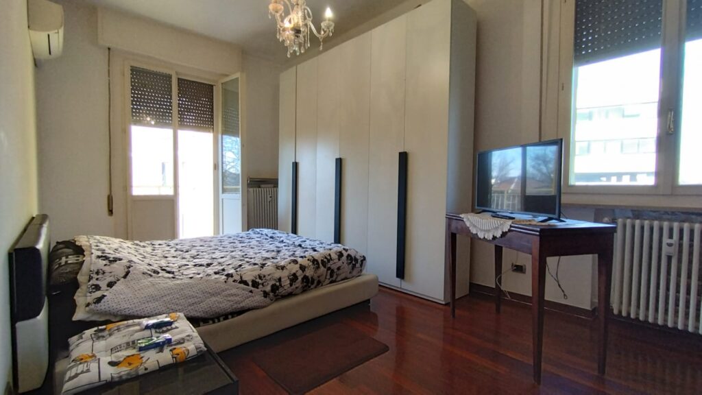 ca8d0c4c-b137-4618-92c9-ef8b0ebdd1c0-1