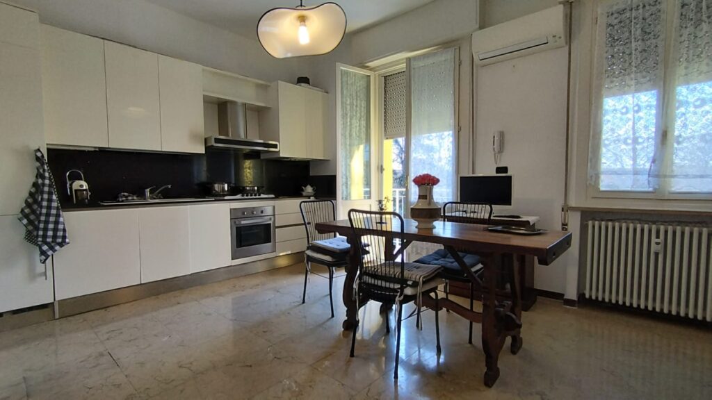 d1066a99-6981-4e3b-8111-166852820819-1