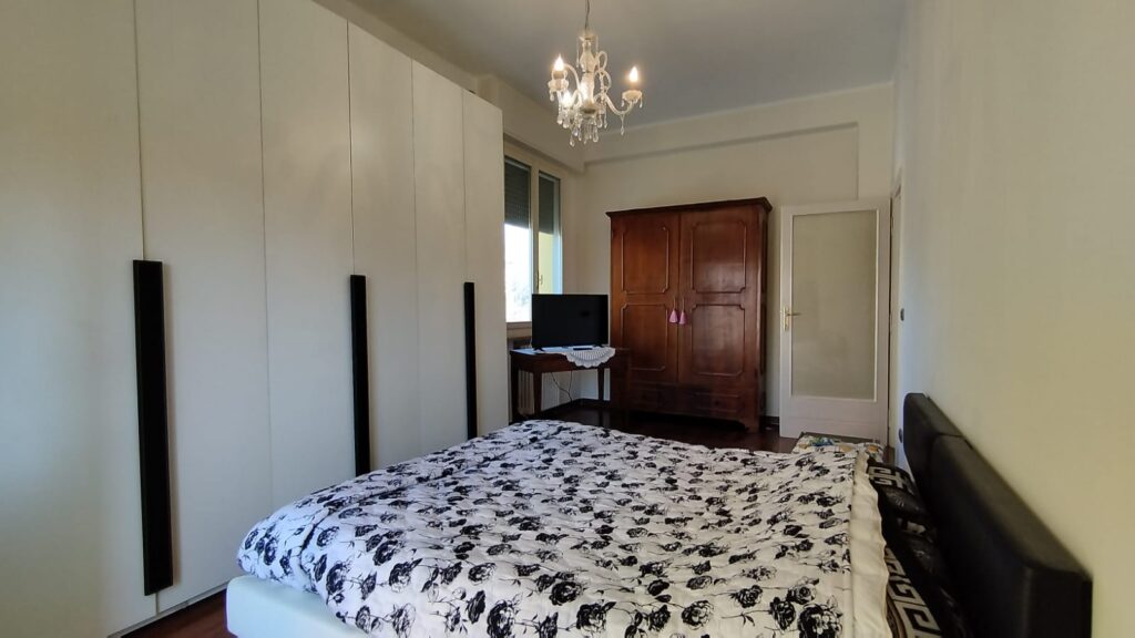 d37a3a9f-f3cc-43c9-8448-704c091c2eac-1