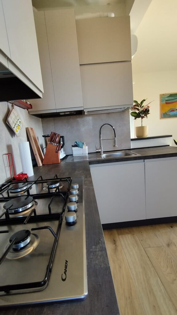 f77e0e5b-fa47-4eea-8313-1b4e9eacc641-1